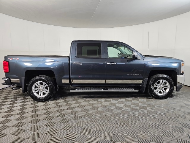 Used 2017 Chevrolet Silverado 1500 LT with VIN 3GCUKREC7HG295981 for sale in Baxter, Minnesota