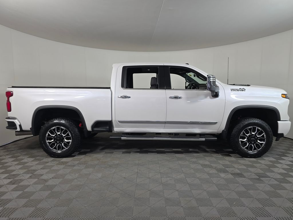 Used 2024 Chevrolet Silverado 3500HD High Country with VIN 1GC4YVEY8RF190047 for sale in Baxter, Minnesota