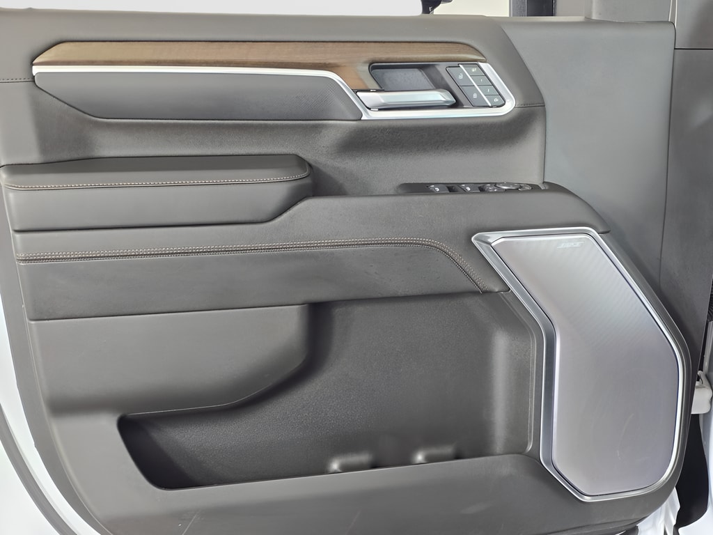 2025 Chevrolet Silverado 2500HD High Country - Photo 31