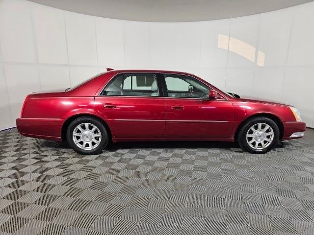 Used 2009 Cadillac DTS 1SC with VIN 1G6KD57Y59U128930 for sale in Baxter, Minnesota
