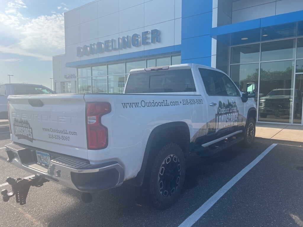 2021 Chevrolet Silverado 3500HD LTZ photo 2