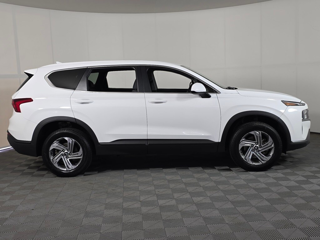 2023 Hyundai Santa Fe SE photo 2
