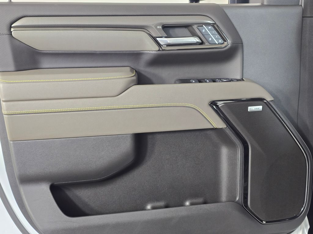 2024 Chevrolet Silverado 2500HD ZR2 - Photo 30