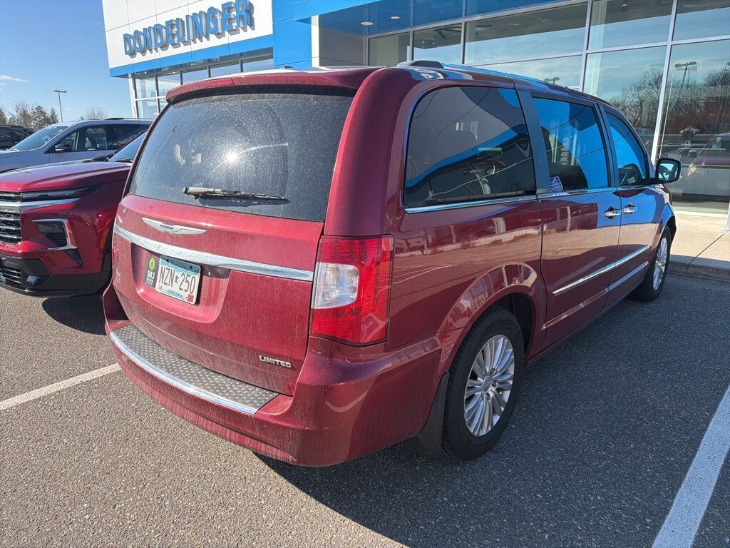 Used 2016 Chrysler Town & Country Limited Van LWB Passenger Van
