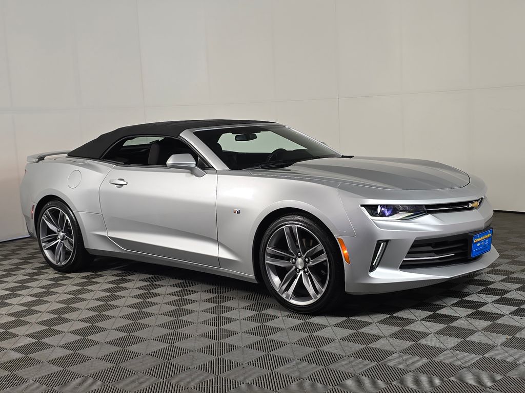 2018 Chevrolet Camaro 1LS 1LT photo 2