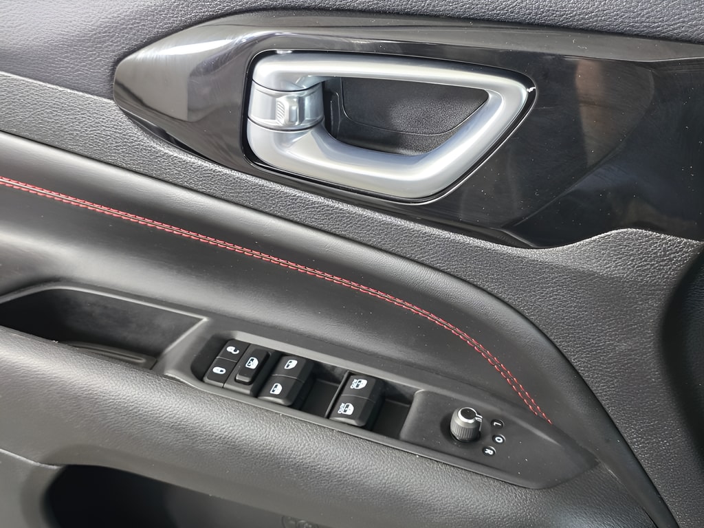 2025 Jeep Compass Trailhawk - Photo 35