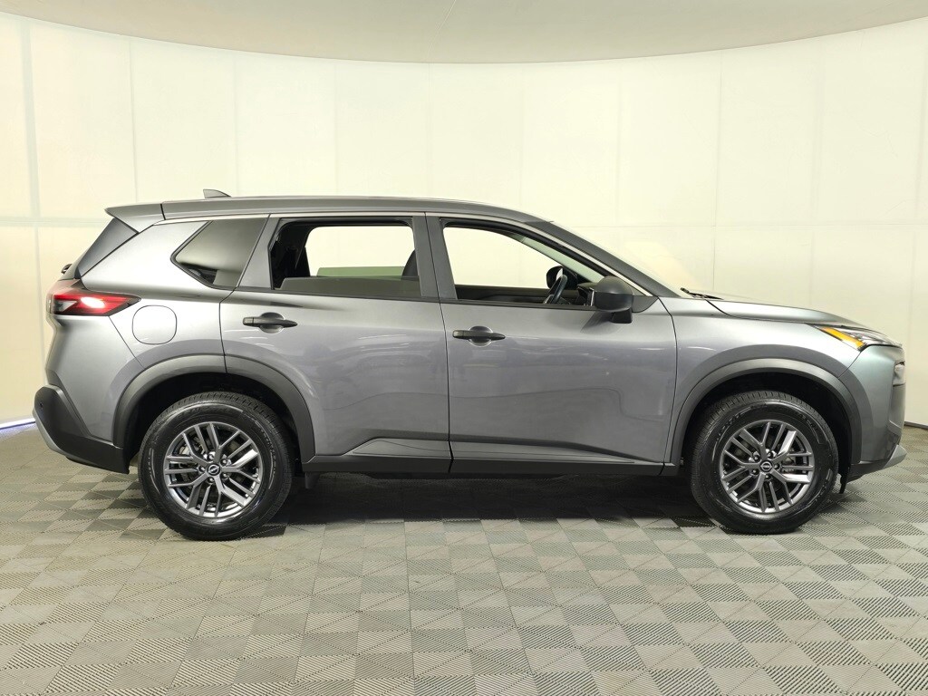 2023 Nissan Rogue S photo 2
