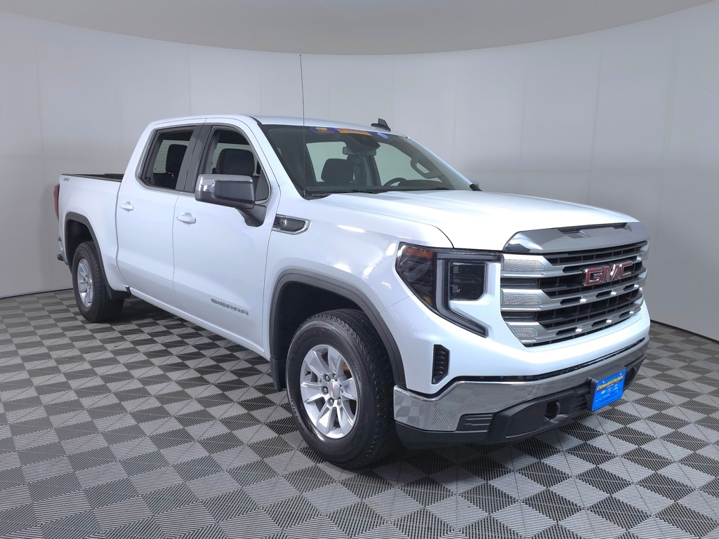 Used 2022 GMC Sierra 1500 SLE with VIN 3GTPUBEK2NG648435 for sale in Baxter, Minnesota