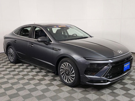 2025 Hyundai Sonata Hybrid Limited Sedan