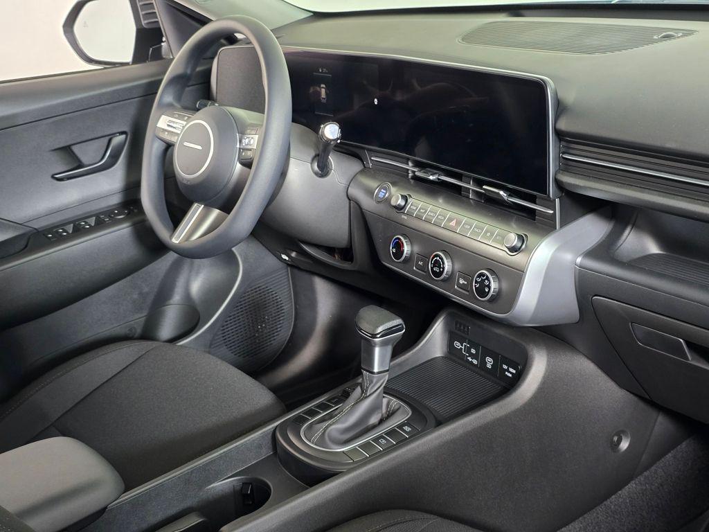 2026 Hyundai Kona SE - Photo 18