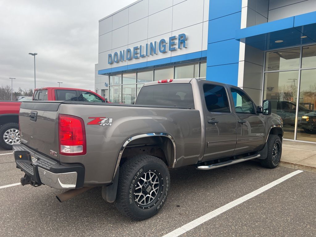 2012 Gmc Sierra SLE photo 2