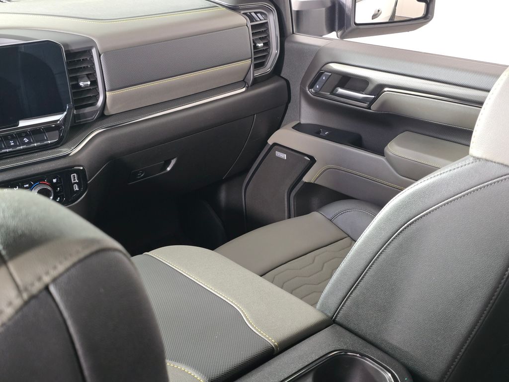 2024 Chevrolet Silverado 2500HD ZR2 - Photo 16