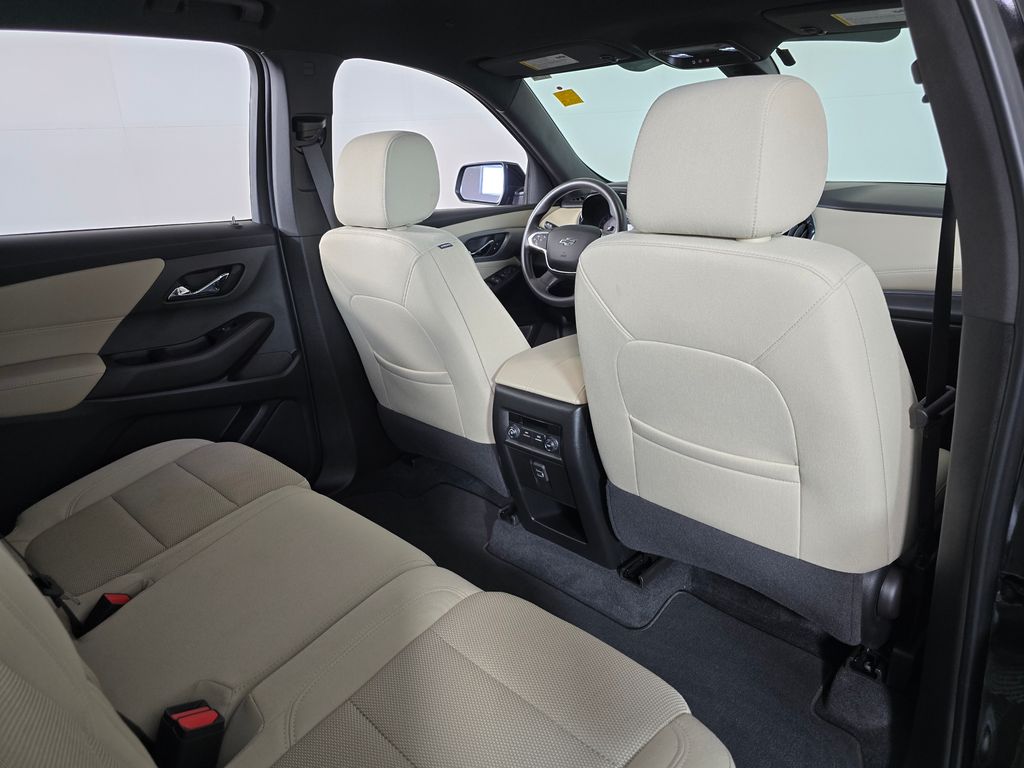 2023 Chevrolet Traverse LS - Photo 19