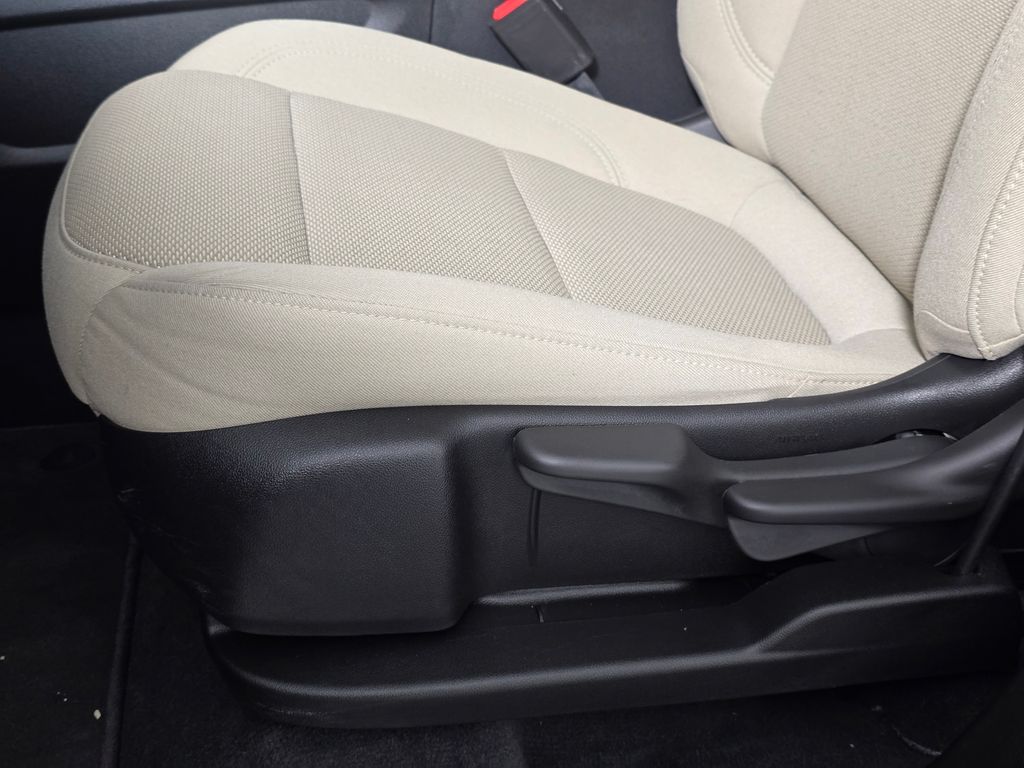 2023 Chevrolet Traverse LS - Photo 12