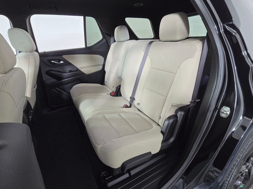 2023 Chevrolet Traverse LS - Photo 16