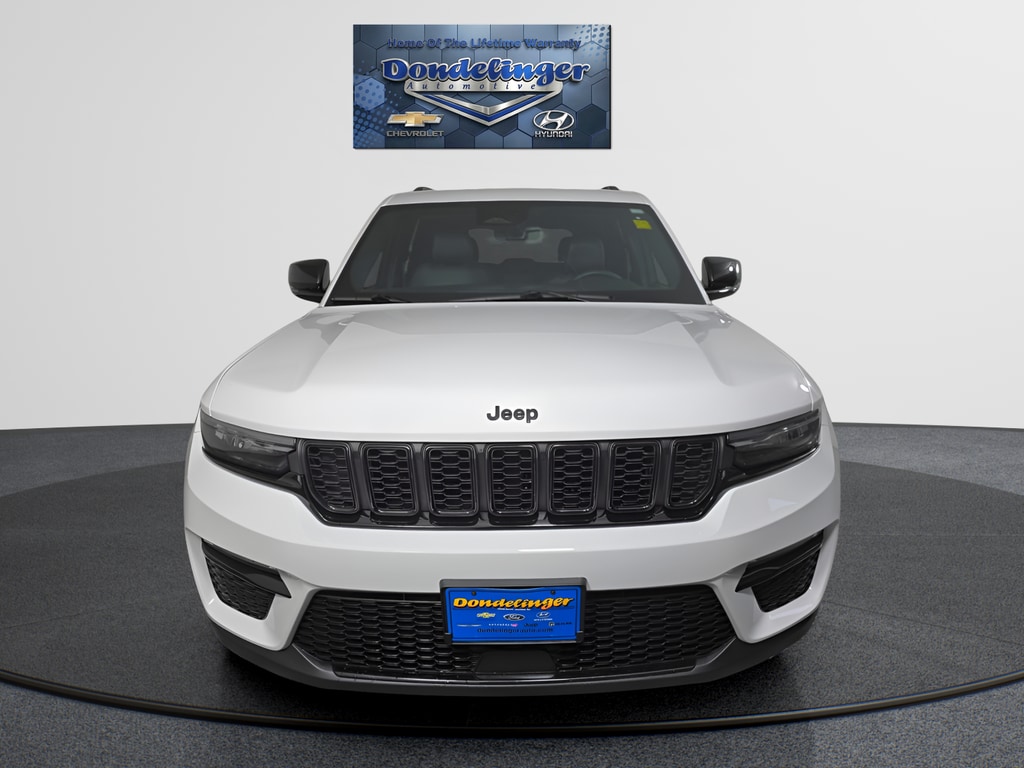 Used 2025 Jeep Grand Cherokee Limited with VIN 1C4RJHBG8SC303798 for sale in Baxter, Minnesota
