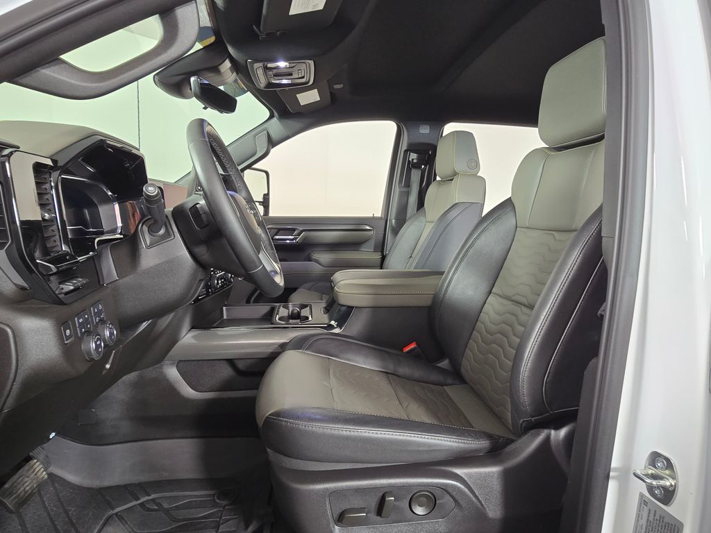 2024 Chevrolet Silverado 2500HD ZR2 - Photo 12