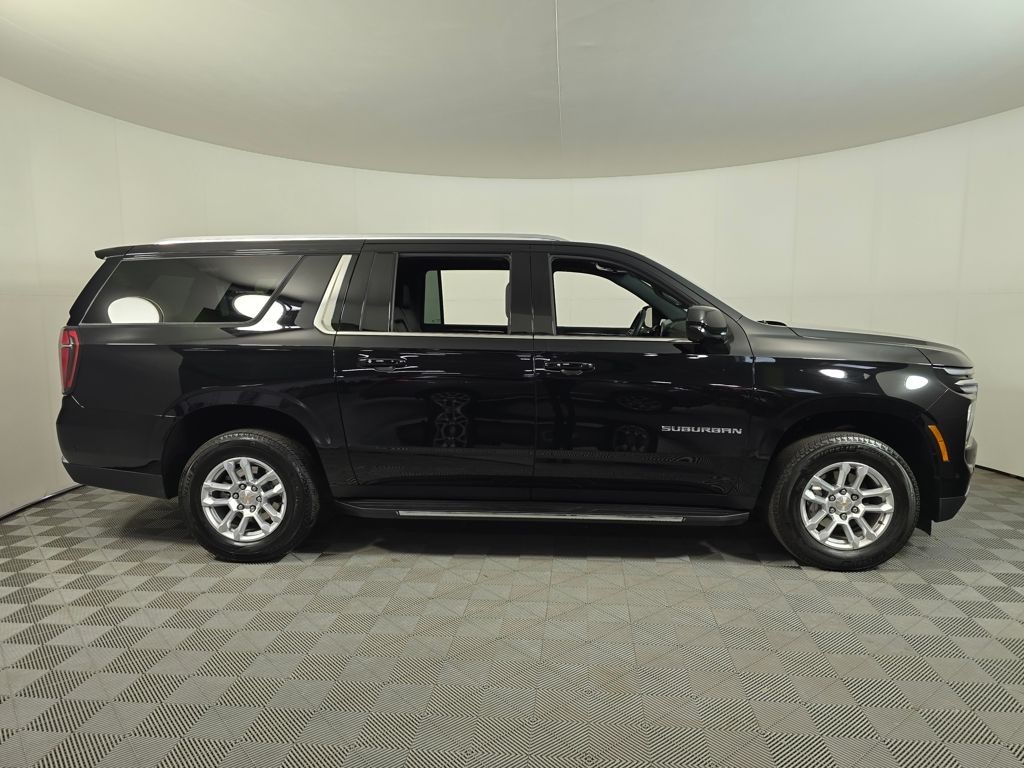 Used 2025 Chevrolet Suburban LT SUV
