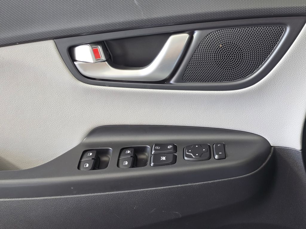 2022 Hyundai Kona Limited - Photo 31