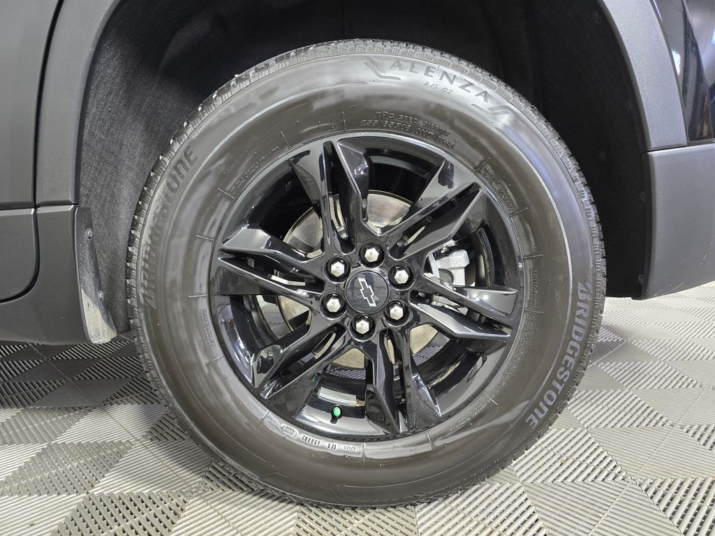 2023 Chevrolet Traverse LS - Photo 37