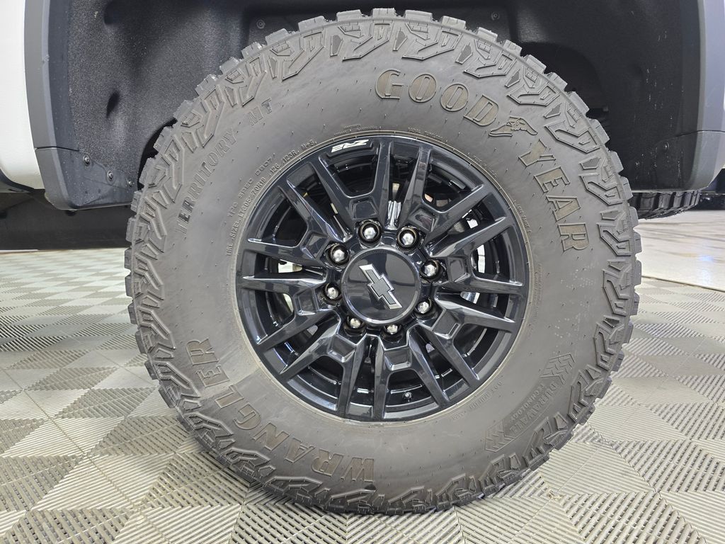 2024 Chevrolet Silverado 2500HD ZR2 - Photo 33