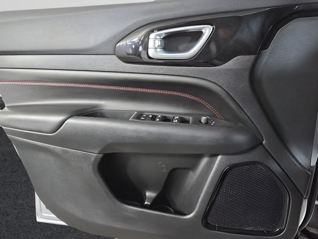 2025 Jeep Compass Trailhawk - Photo 34