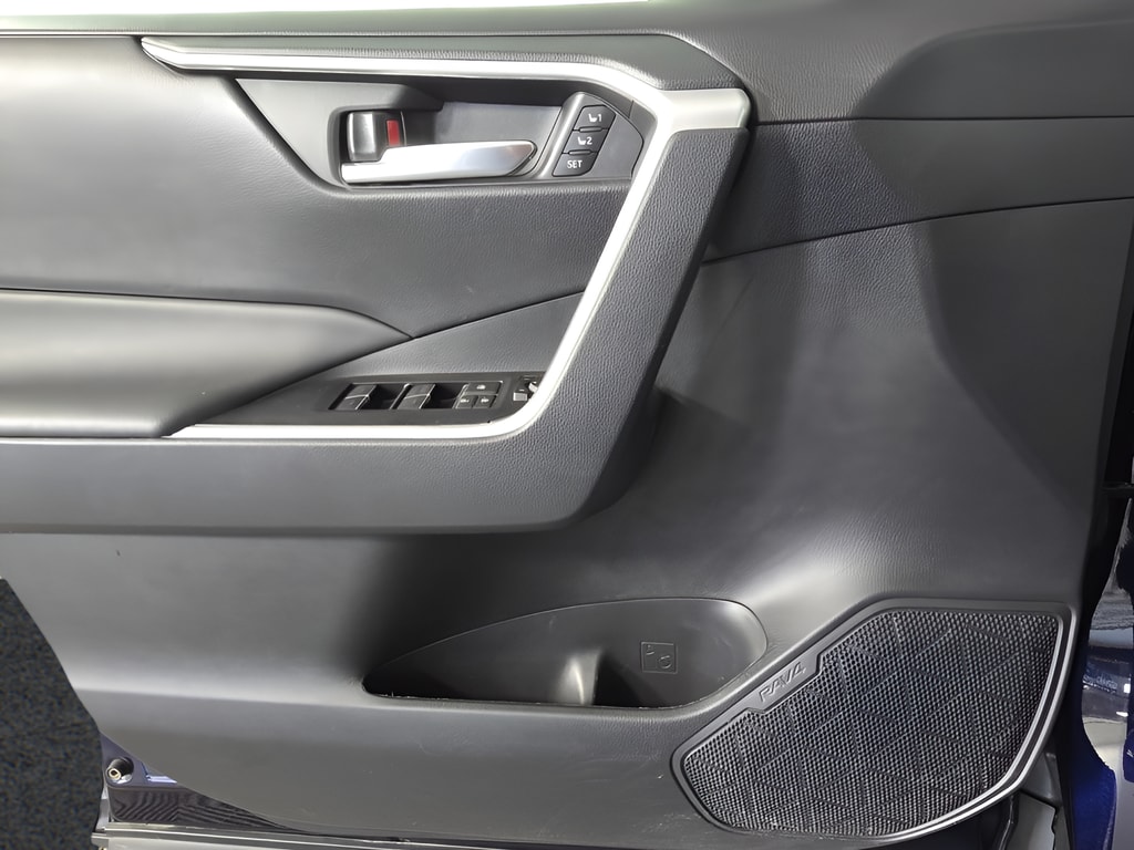 2024 Toyota RAV4 XLE Premium - Photo 32