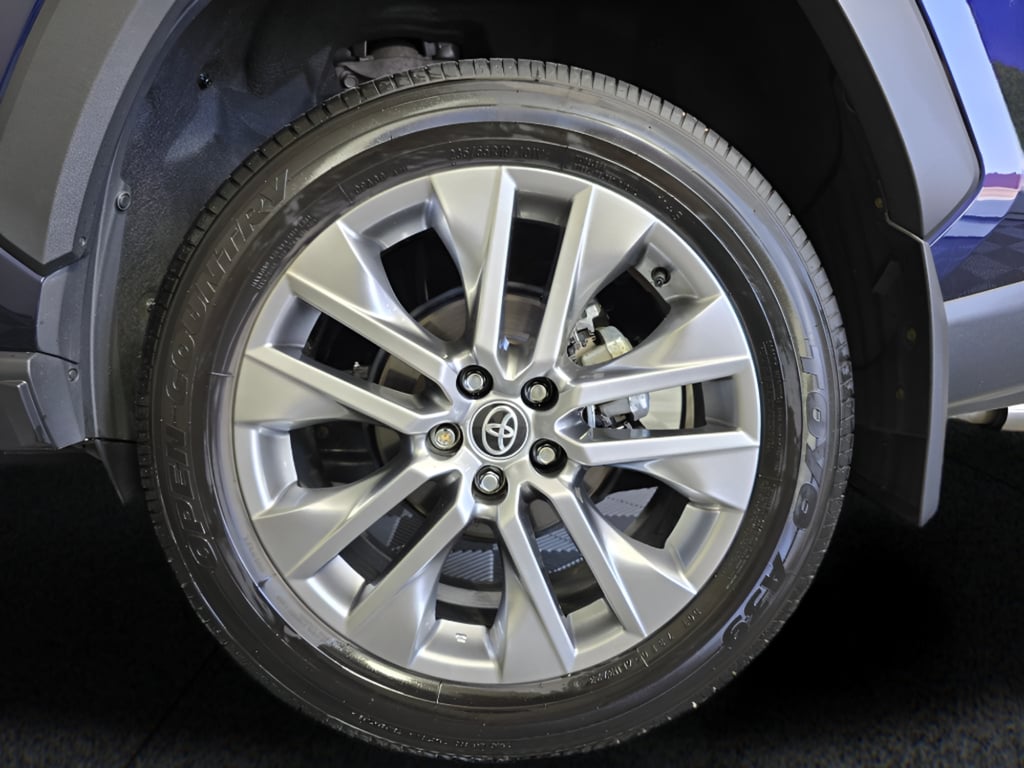 2024 Toyota RAV4 XLE Premium - Photo 37