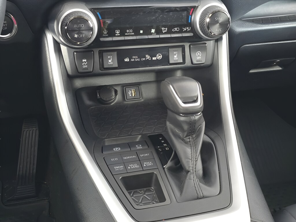2024 Toyota RAV4 XLE Premium - Photo 26