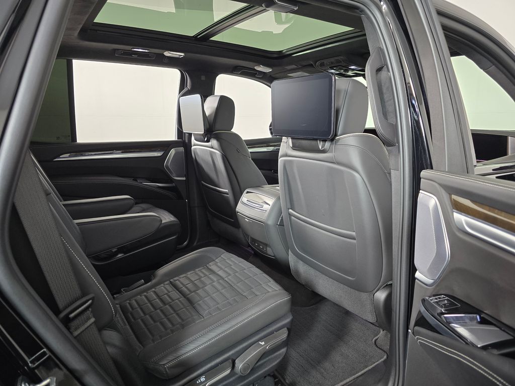 2025 Cadillac Escalade Sport Platinum - Photo 16