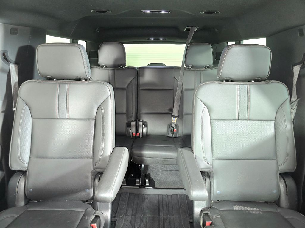 2022 Chevrolet Suburban RST - Photo 15