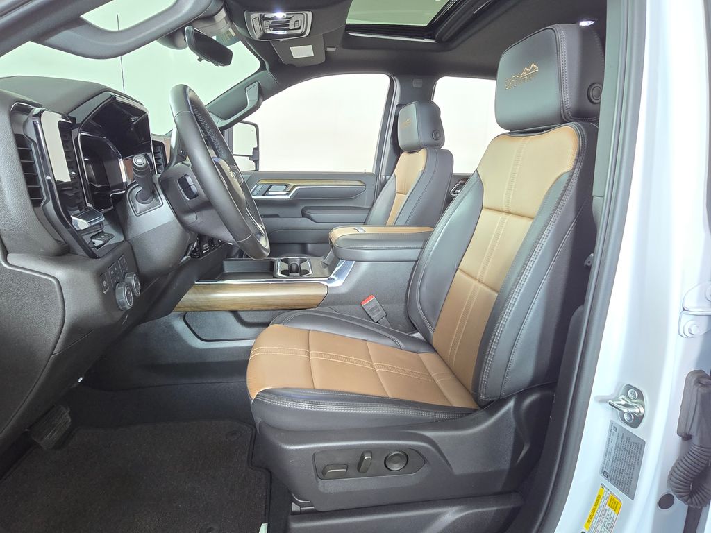 2025 Chevrolet Silverado 2500HD High Country - Photo 11
