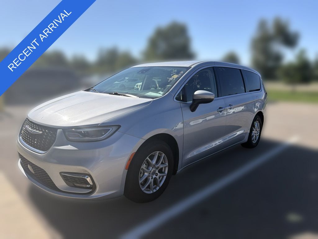 Used 2023 Chrysler Pacifica Touring L Van Passenger Van