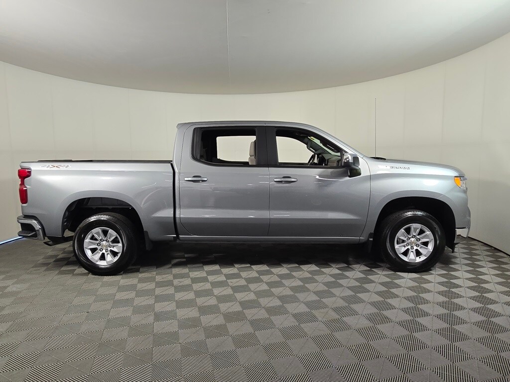 2025 Chevrolet Silverado 1500 photo 2