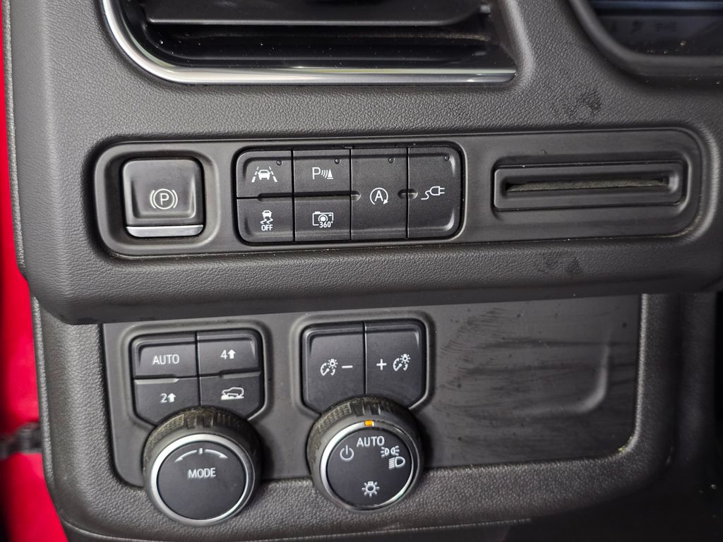 2022 Chevrolet Suburban RST - Photo 24