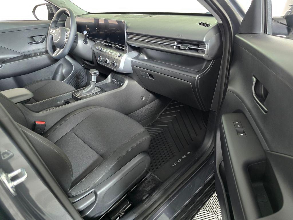 2026 Hyundai Kona SE - Photo 17