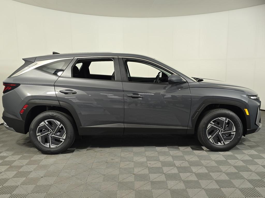 2026 Hyundai Tucson Hybrid Blue photo 2