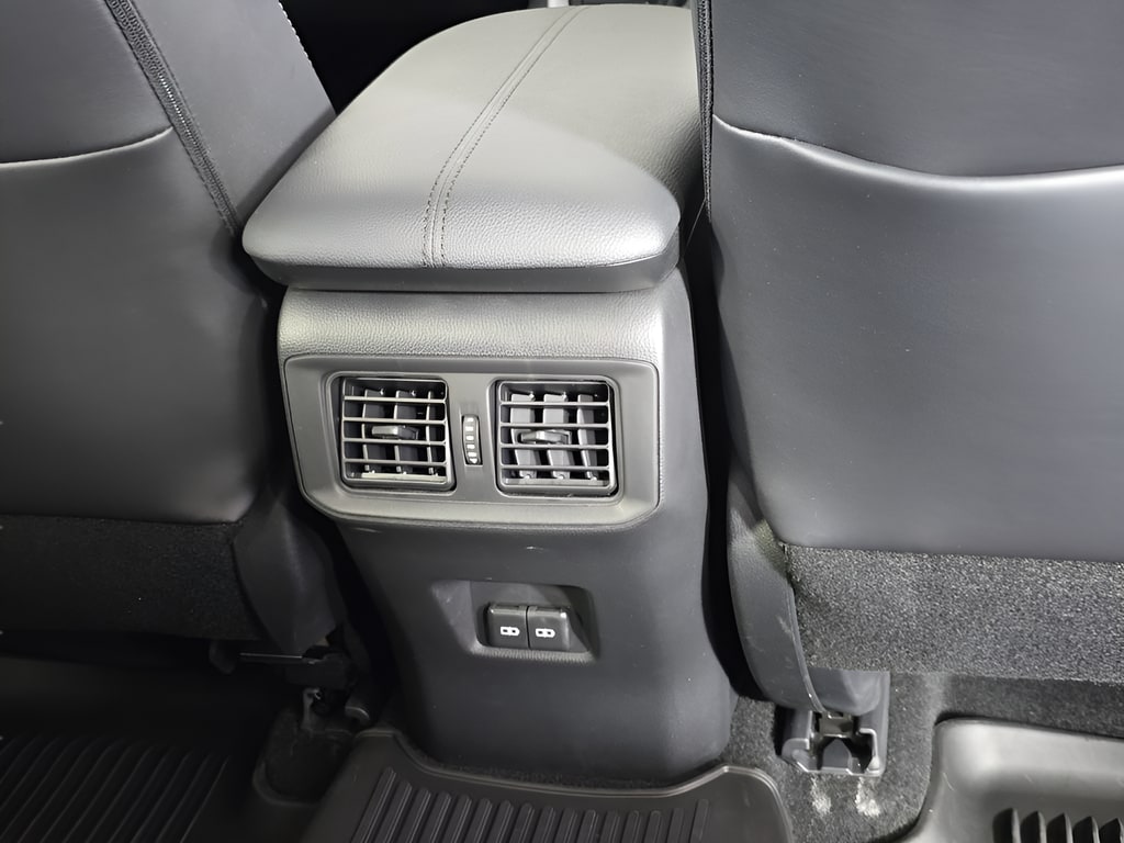 2024 Toyota RAV4 XLE Premium - Photo 18