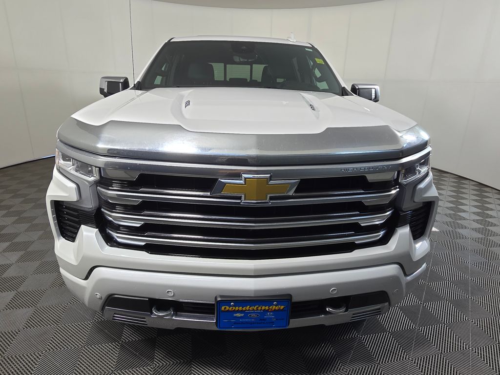 Used 2024 Chevrolet Silverado 1500 High Country with VIN 1GCUDJEL2RZ163840 for sale in Baxter, Minnesota