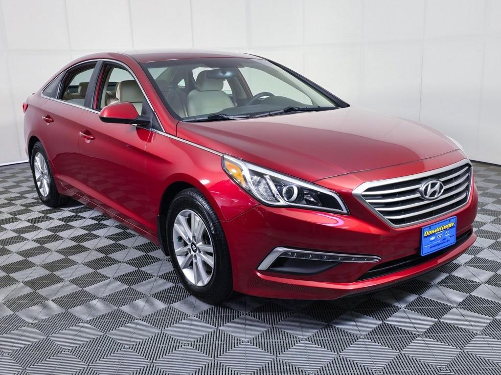 Used 2015 Hyundai Sonata SE with VIN 5NPE24AF0FH210152 for sale in Baxter, Minnesota