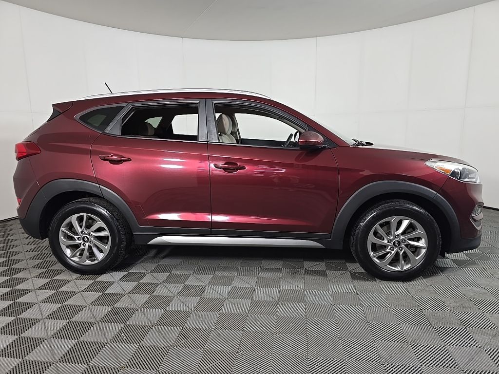 Used 2017 Hyundai Tucson SE with VIN KM8J3CA40HU290299 for sale in Baxter, MN