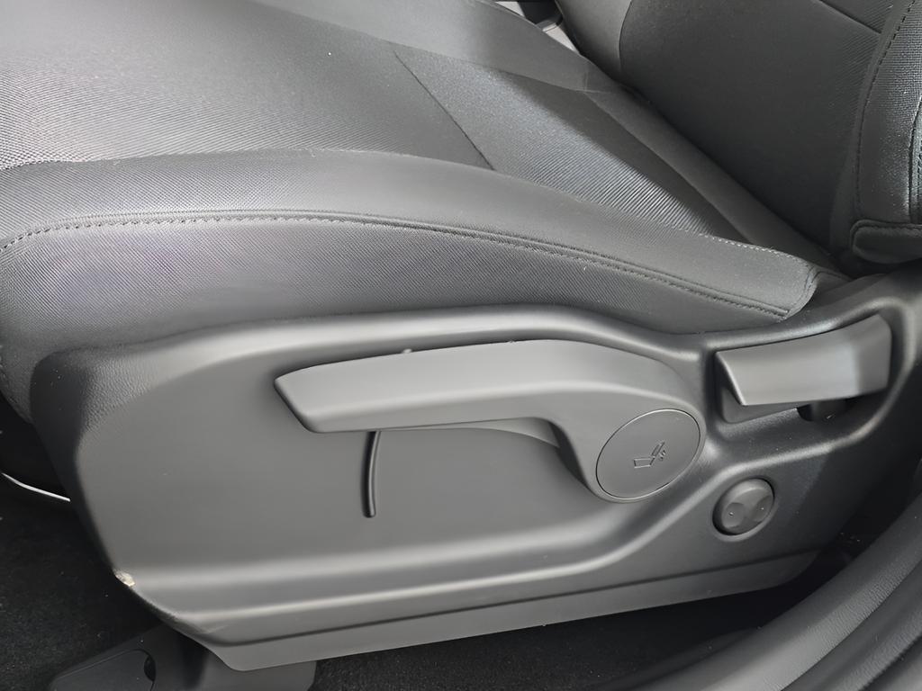 2026 Hyundai Santa Fe SE - Photo 12