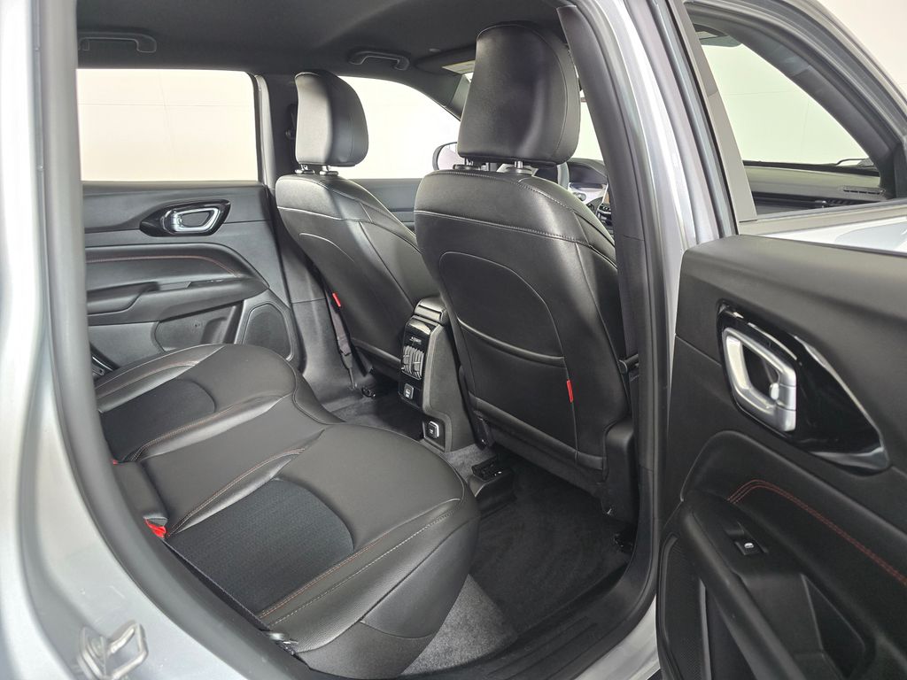 2025 Jeep Compass Trailhawk - Photo 17