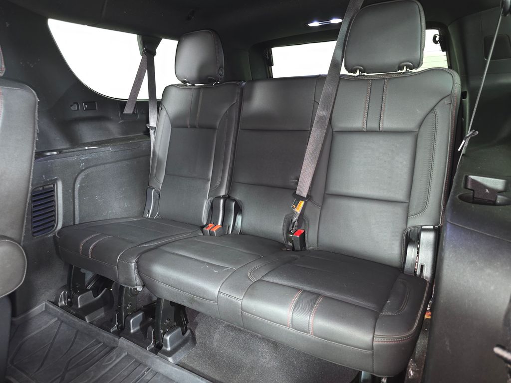 2022 Chevrolet Suburban RST - Photo 17