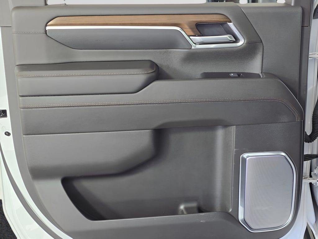 2025 Chevrolet Silverado 2500HD High Country - Photo 32