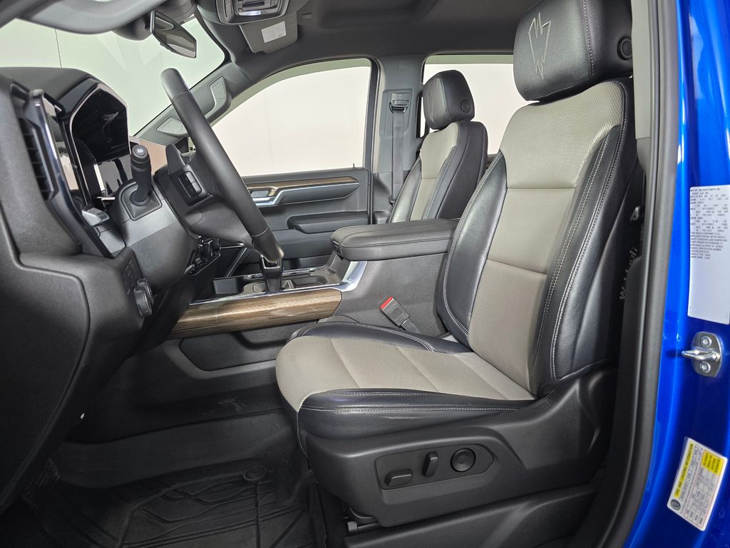 2023 Chevrolet Silverado 1500 RST - Photo 12