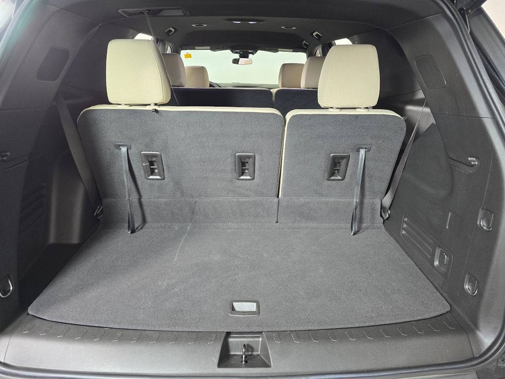 2023 Chevrolet Traverse LS - Photo 18