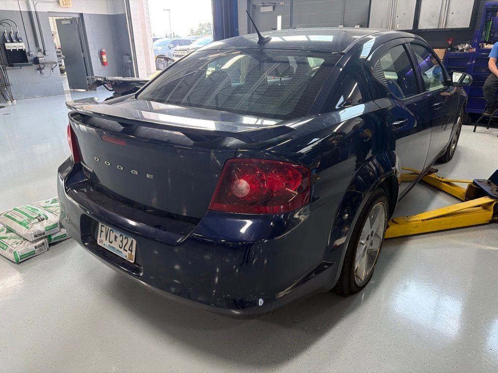 Used 2014 Dodge Avenger SE Sedan