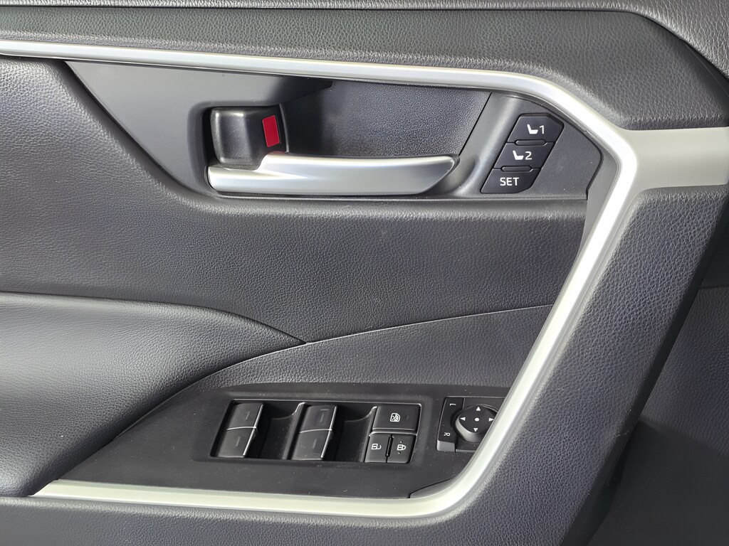 2024 Toyota RAV4 XLE Premium - Photo 33