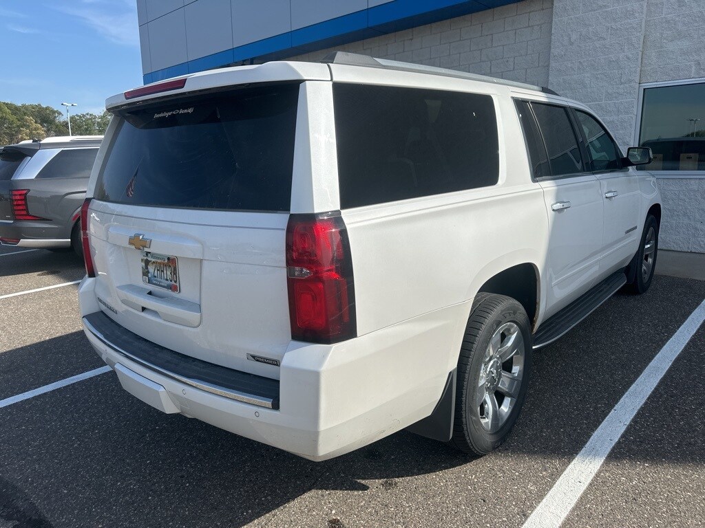 2018 Chevrolet Suburban Premier photo 2